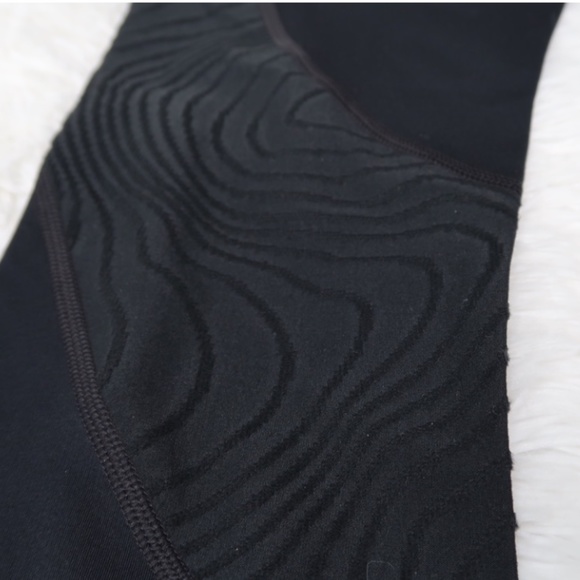 Under Armour ColdGear Rush Jacquard Leggings 1356392 001 Size Small NWT - Picture 8 of 11